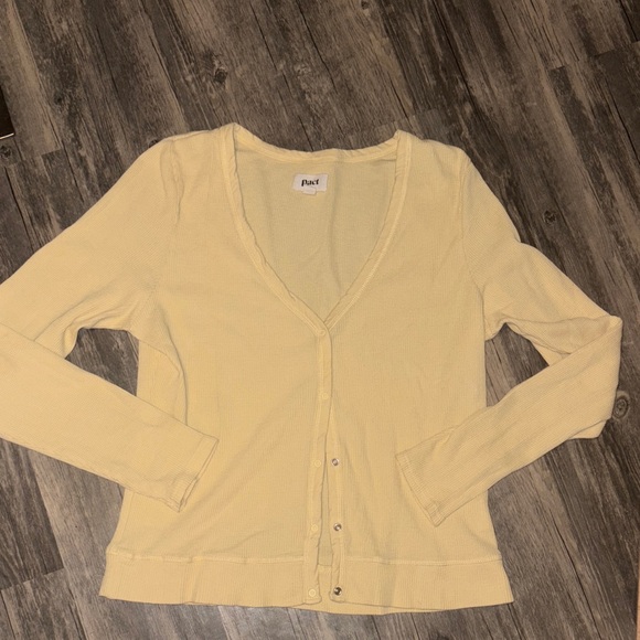 Pact Sweaters - PACT  Women's Light Yellow Cardigan Sweater large 
Organic cotton